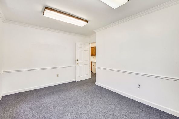 2102 Gallows Rd, Vienna, VA, 22182